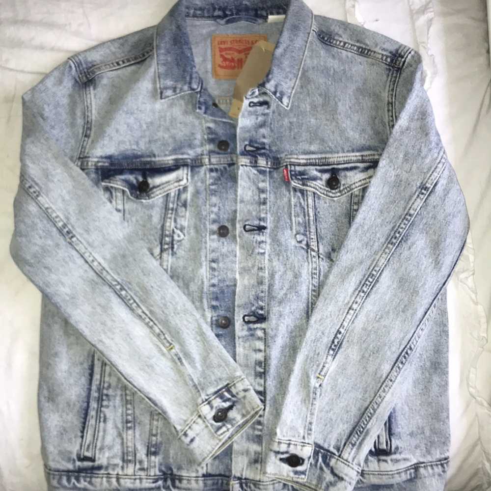 NWT Levi Denim Trucker Jacket